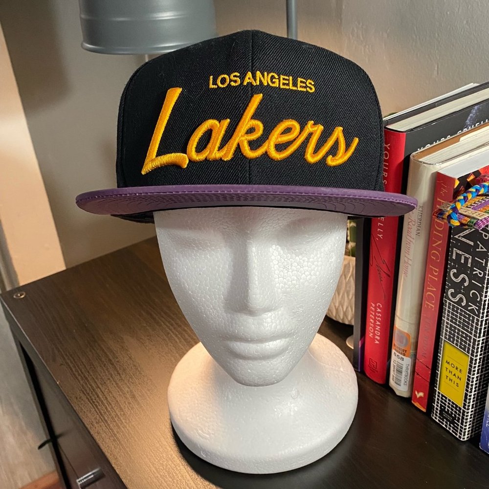 Los Angeles Lakers Mitchell & Ness Women's Flat Brimmed Snackback
